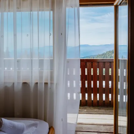 Hotel Lukov Dom Kope 3*
